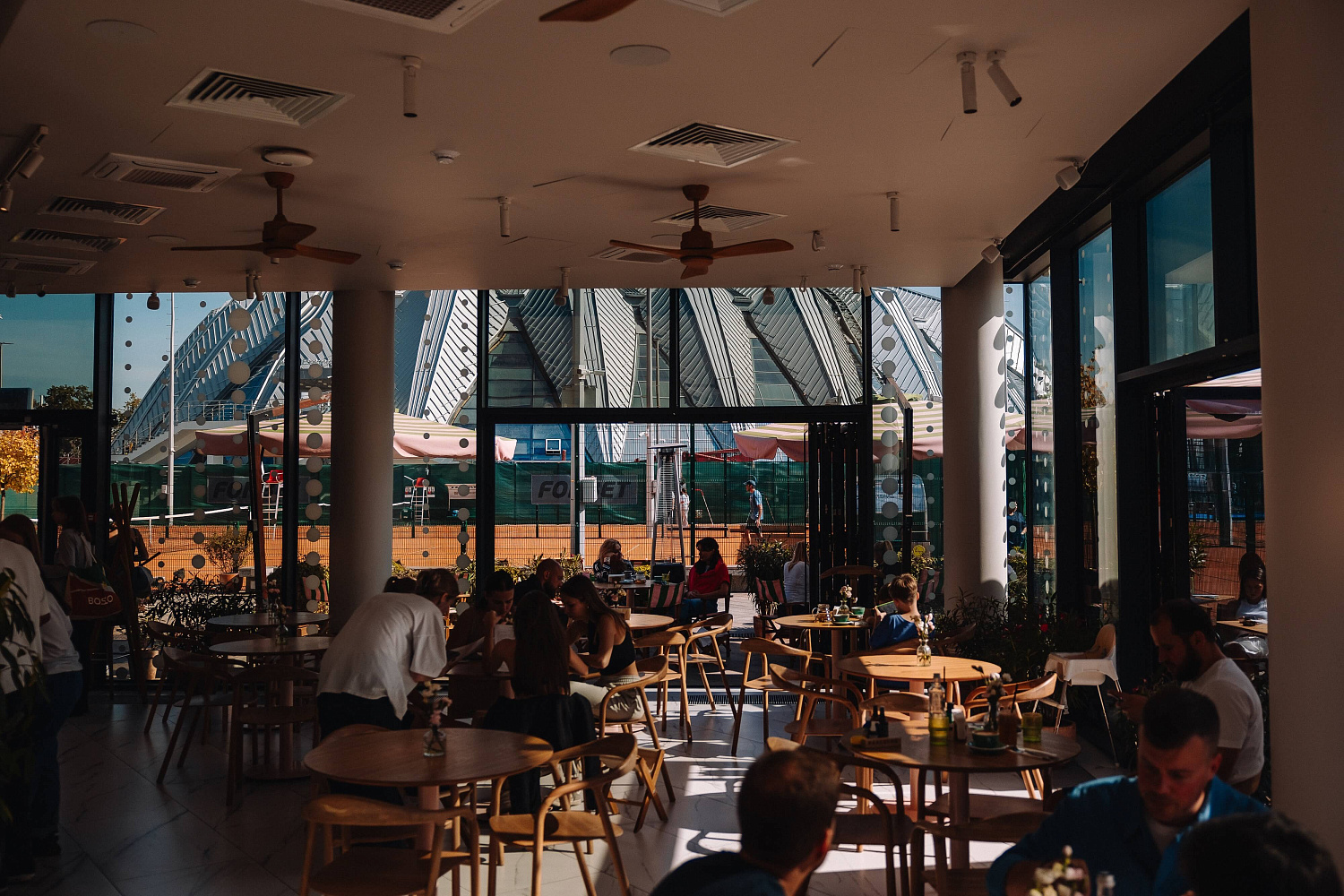 LA RAQUETTE BISTRO